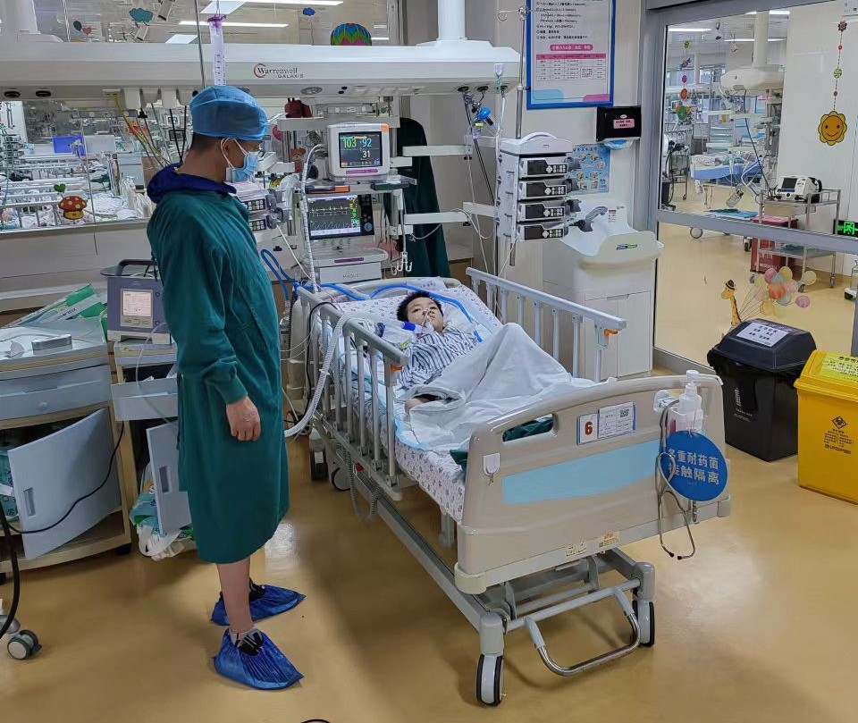 万荣县跨省救护车出租公司