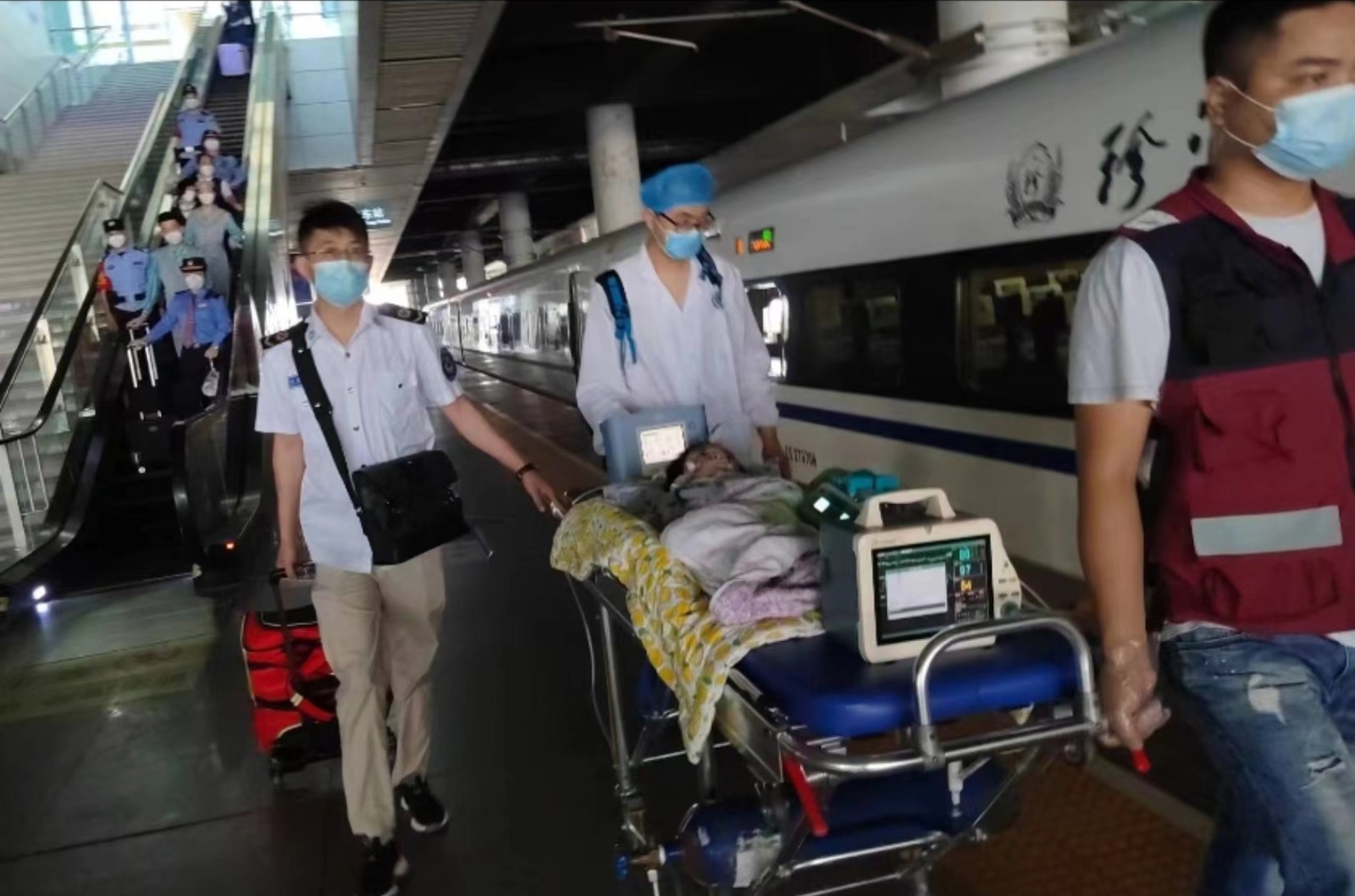 万荣县高铁转运公司